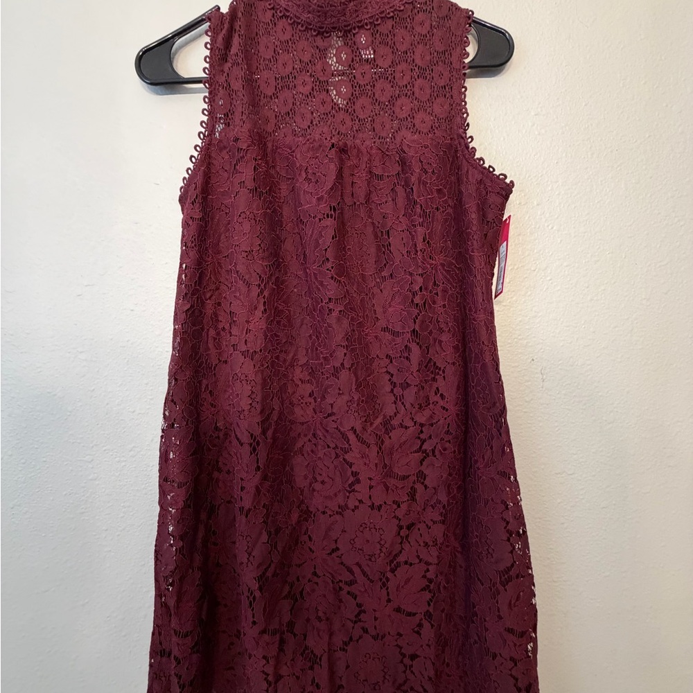 Elegant Lace Sleeveless Dress - Burgundy